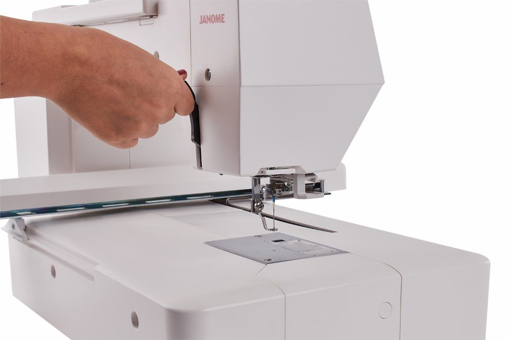 Produto MAQUINA DOMESTICA BORDADO JANONE MC550 4